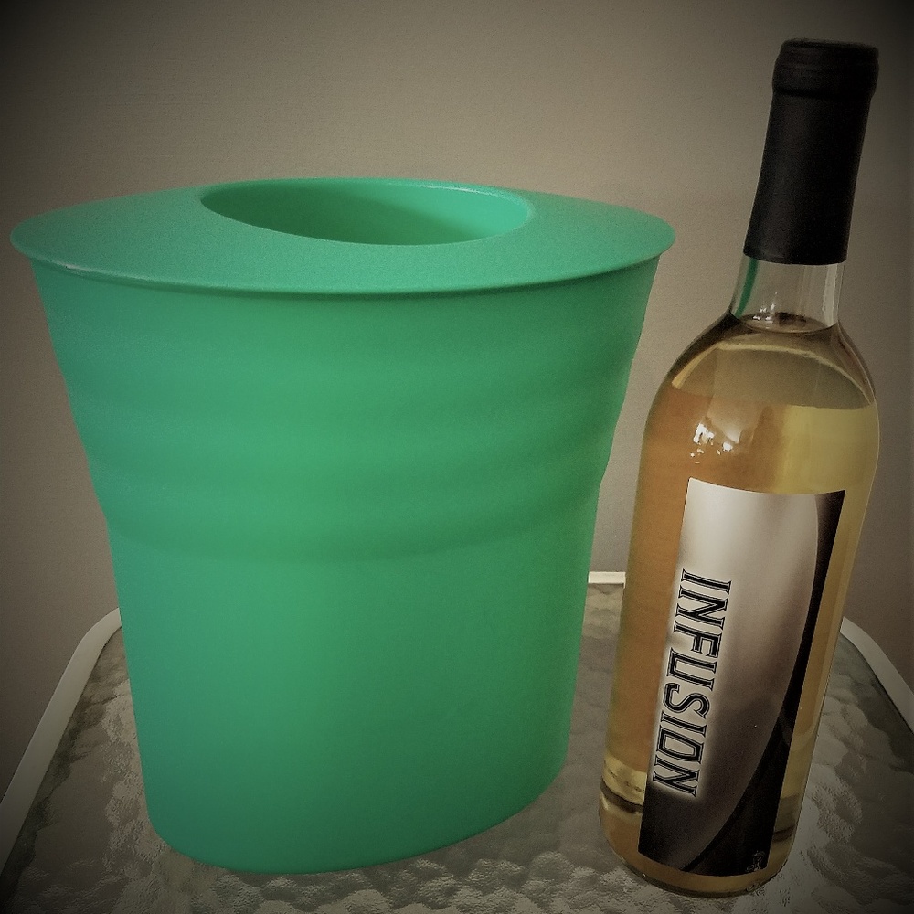 Tupperware Impressions Bottle Cooler